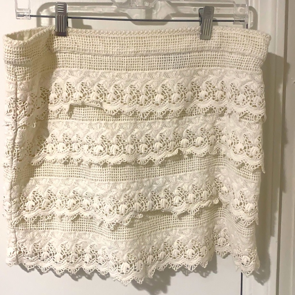 Size:12 White Lace Mini Skirt American Eagle Outfitters
